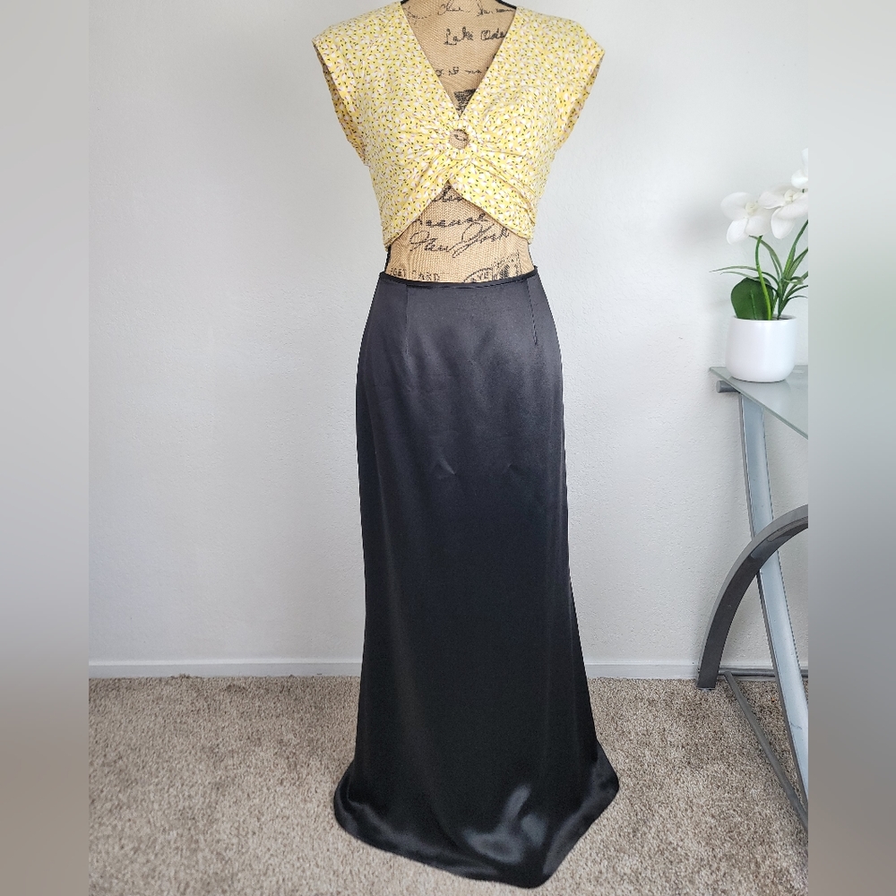 Carmen Marc Valvo Black Satin Maxi Skirt Size 4